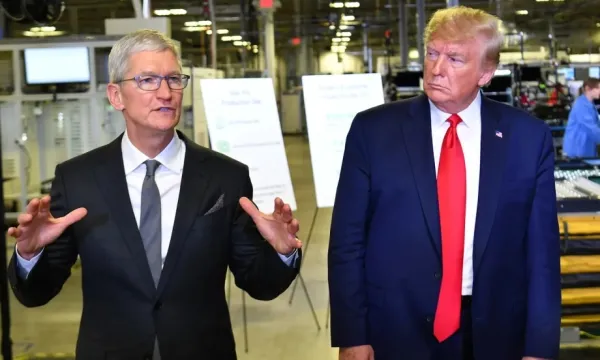Thuế Apple: Trump trả đũa Tim Cook vì bỏ chuyến Trung Đông?

